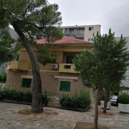 Omis Apartment On The Beach Eksteriør billede
