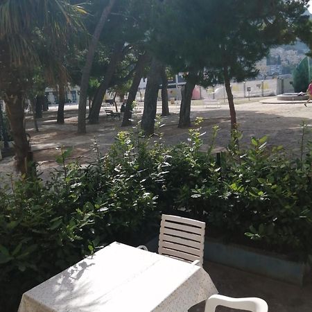 Omis Apartment On The Beach Eksteriør billede