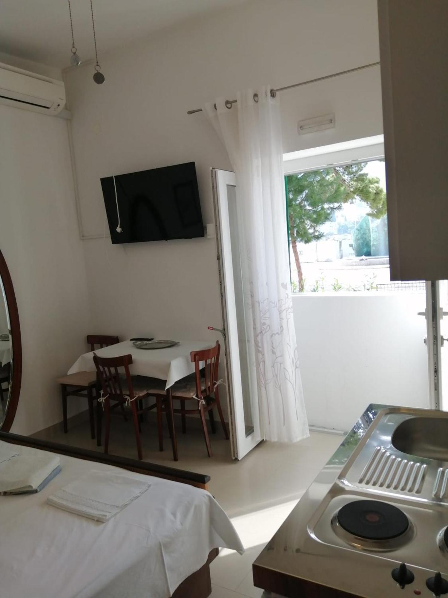 Omis Apartment On The Beach Eksteriør billede