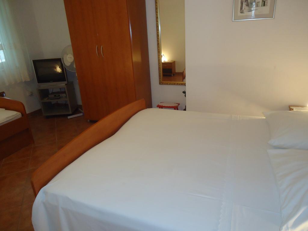 Omis Apartment On The Beach Eksteriør billede