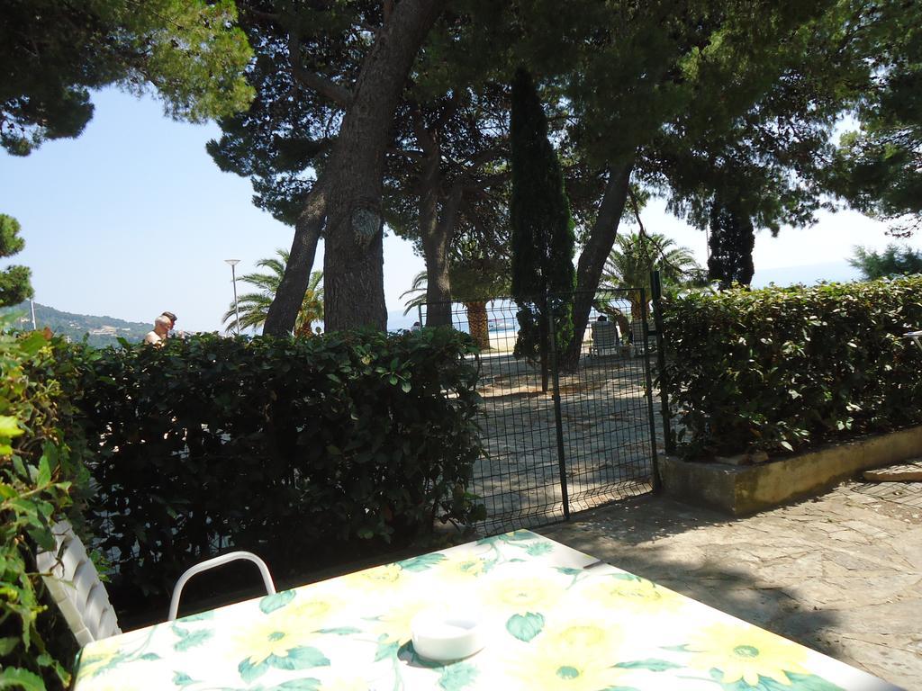 Omis Apartment On The Beach Eksteriør billede