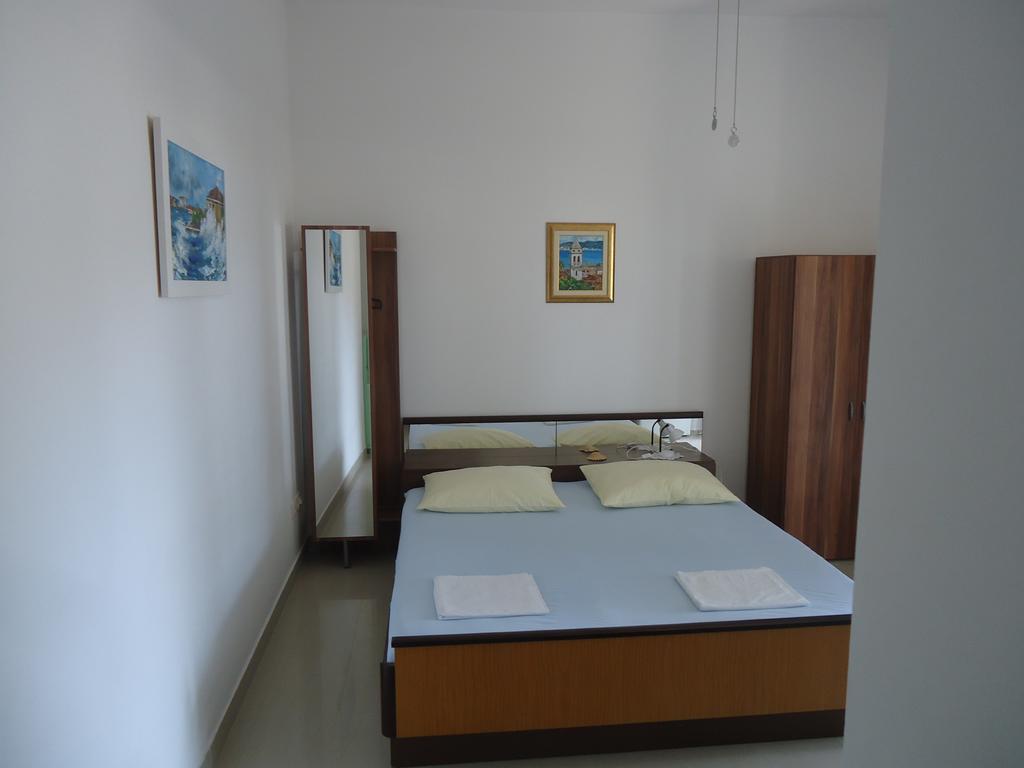 Omis Apartment On The Beach Eksteriør billede